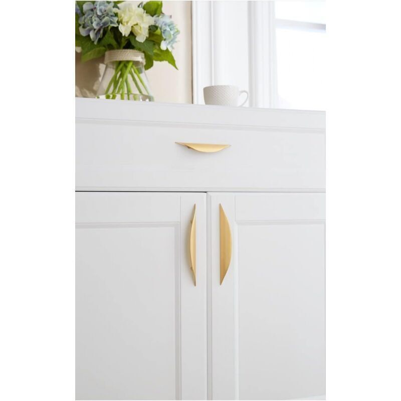 2 Pcs Furniture Knobs and Handles, Gold Furniture Handle, Gold Furniture Handle in Zinc Alloy, Hole Spacing, 32 mm